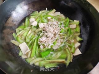 丝瓜虾皮豆腐汤的做法步调：5