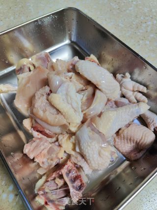 冬菇蒸滑鸡的做法步调：2