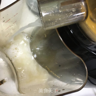 喷鼻梨汁的做法步调：4