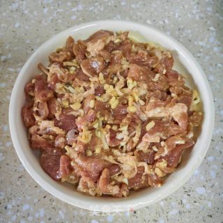 黄花菜蒸滑肉的做法步调：8