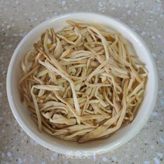 黄花菜蒸滑肉的做法步调：7