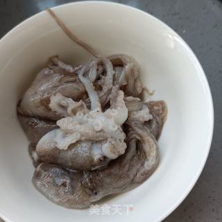 葱姜拌章鱼的做法步调：1