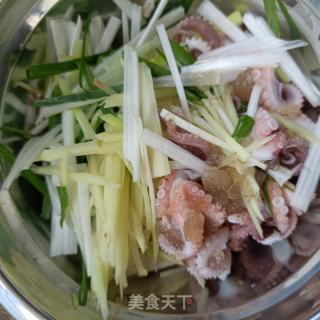 葱姜拌章鱼的做法步调：10