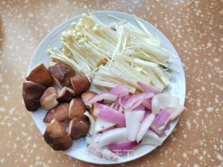 鸭血粉丝汤的做法步调：2