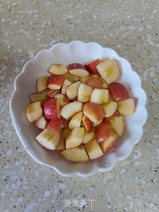 苹果银耳糖火的做法步调：5