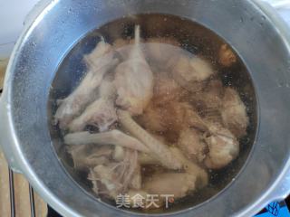 玉米萝卜炖老鸭的做法步调：3