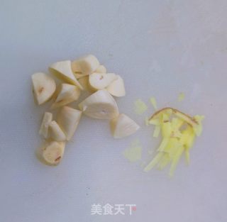 鸡胸肉炒芹菜的做法步调：5