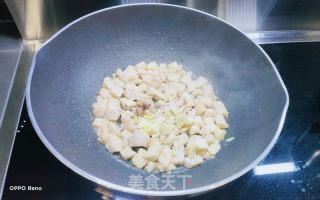 鸡胸肉炒芹菜的做法步调：8