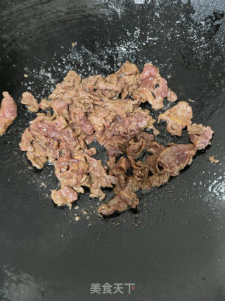 洋葱炒牛肉的做法步调：7