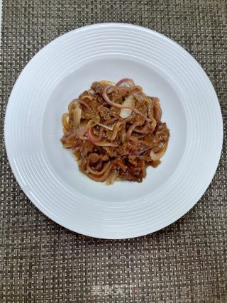 洋葱炒牛肉的做法步调：12