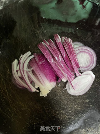 洋葱炒牛肉的做法步调：5