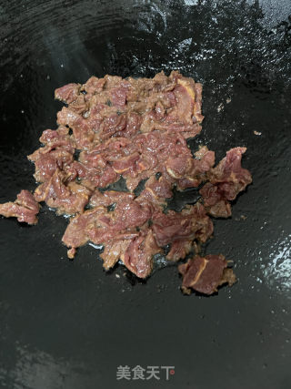 洋葱炒牛肉的做法步调：6