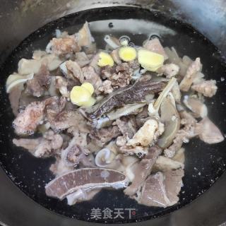 牛纯萝卜煲的做法步调：4