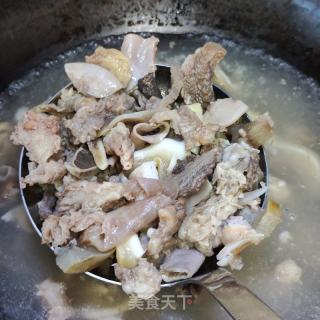 牛纯萝卜煲的做法步调：5