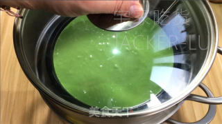抹茶马推糕，心感绵稀有弹性，一心咬下抹茶喷鼻气鼓鼓正在心中漫延。的做法步调：13