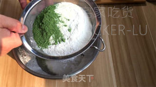 抹茶马推糕，心感绵稀有弹性，一心咬下抹茶喷鼻气鼓鼓正在心中漫延。的做法步调：2