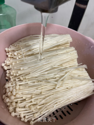 蒜蓉金针菇的做法步调：1