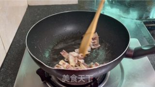 蒜苔炒干鱿鱼的做法步调：6