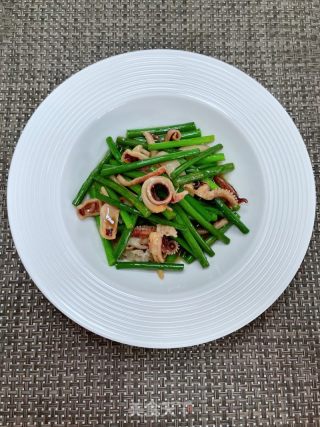蒜苔炒干鱿鱼的做法步调：13