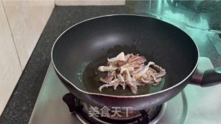 蒜苔炒干鱿鱼的做法步调：5