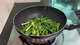 蒜苔炒干鱿鱼的做法步调：7