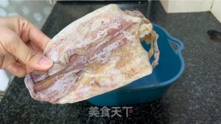 蒜苔炒干鱿鱼的做法步调：1