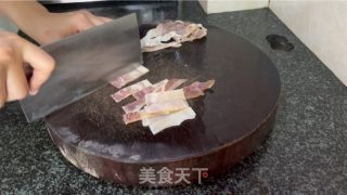 蒜苔炒干鱿鱼的做法步调：4