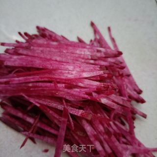 麦卢卡蜂蜜拌紫佳丽萝卜的做法步调：2
