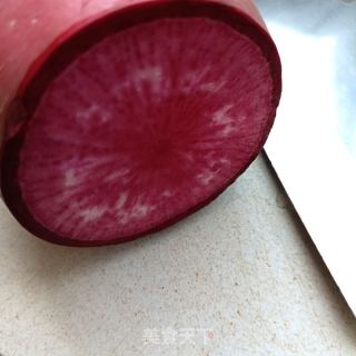 麦卢卡蜂蜜拌紫佳丽萝卜的做法步调：1