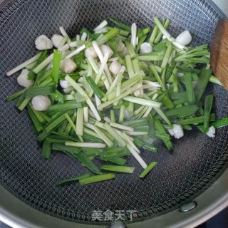 韭菜炒陈贝的做法步调：9