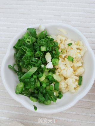 西安特征好食～油泼饺子的做法步调：2