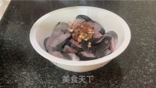 酸菜鳗鱼煲的做法步调：7