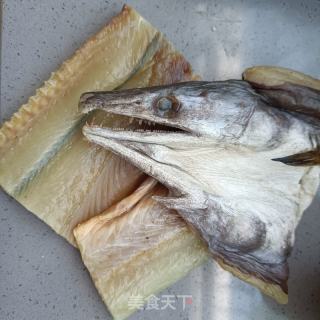 利剑菜蒸鳗鱼干的做法步调：1