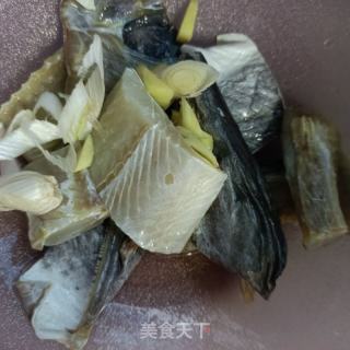 利剑菜蒸鳗鱼干的做法步调：4