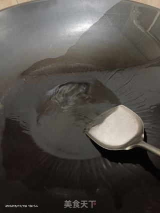 蒜蓉金针菇粉丝陈虾煲的做法步调：6