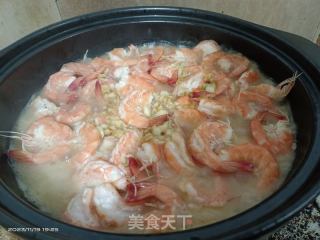 蒜蓉金针菇粉丝陈虾煲的做法步调：16