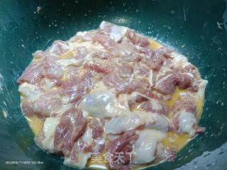 娃娃菜粉丝豆腐肥肉煲的做法步调：1