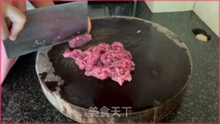 菜心炒牛肉的做法步调：1