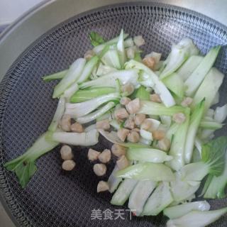 烤贝炒油菜的做法步调：8