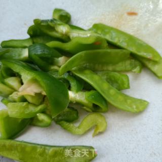 圆椒胡萝卜拌粗肉的做法步调：3