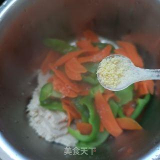 圆椒胡萝卜拌粗肉的做法步调：12