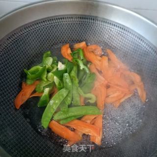 圆椒胡萝卜拌粗肉的做法步调：6