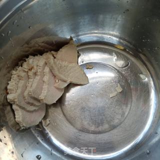 圆椒胡萝卜拌粗肉的做法步调：10