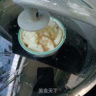 冰糖木樨蒸酥梨的做法步调：7