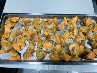 白薯粉蒸肉的做法步调：11