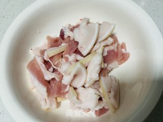 白薯粉蒸肉的做法步调：2