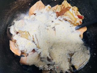 白薯粉蒸肉的做法步调：10