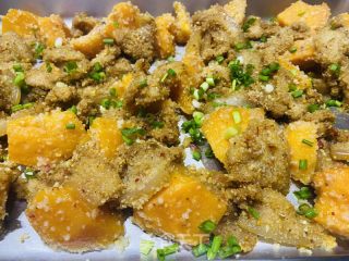 白薯粉蒸肉的做法步调：13