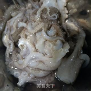皱皮椒炒章鱼腿的做法步调：2