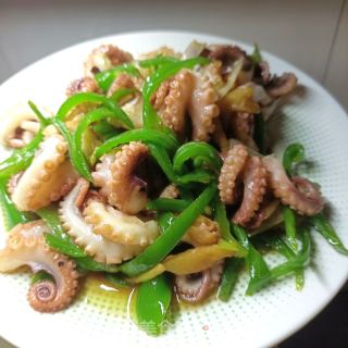 皱皮椒炒章鱼腿的做法步调：16
